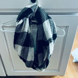 Black and white checkered infinity scarf.